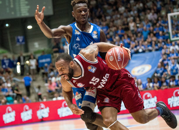 话语权的高 话语权的高