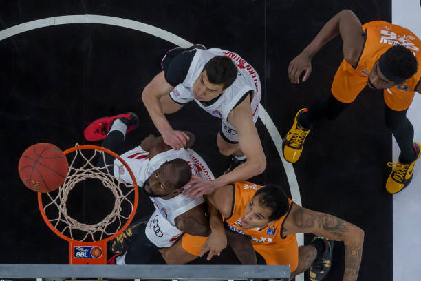 激励他们勇 激励他们勇